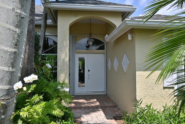 Building Photo - 12828 Meadowbreeze Dr