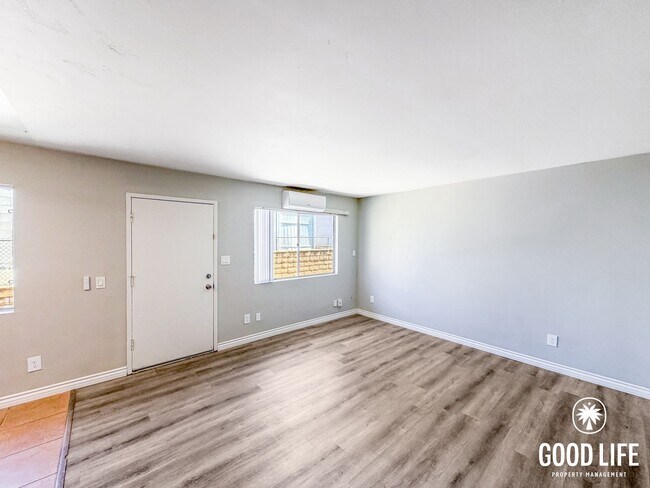 Building Photo - SD: 3BD/1BA Home in Lakeside with In-Unit Laundry & Built-In Closets