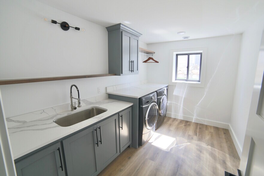 Building Photo - 1830 22nd St S