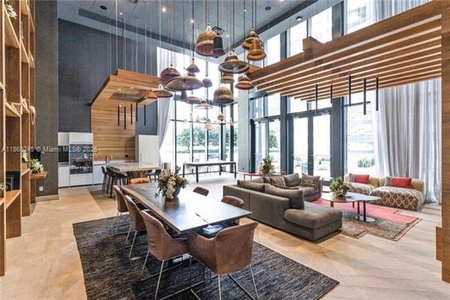 Building Photo - 1010 Brickell Ave