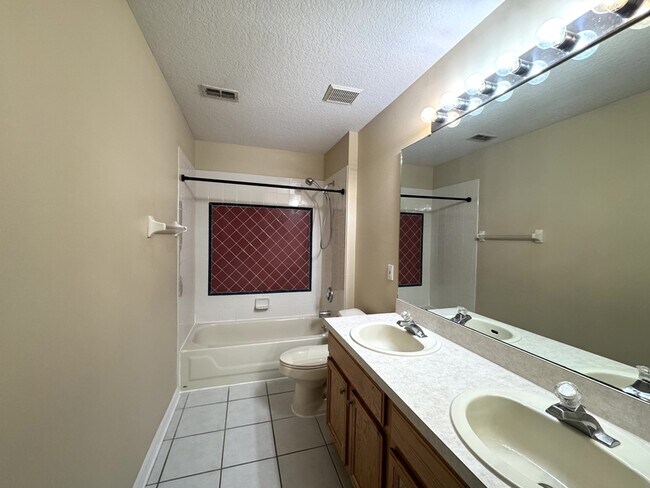 Building Photo - 4952 Hook Hollow Cir