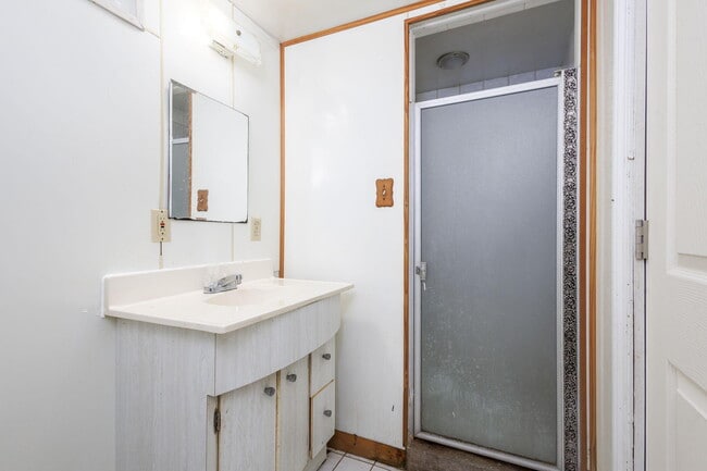 Building Photo - 6506 Memorial Ave