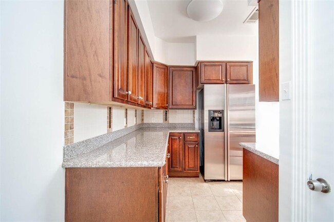 Building Photo - 2601 Rosedale St