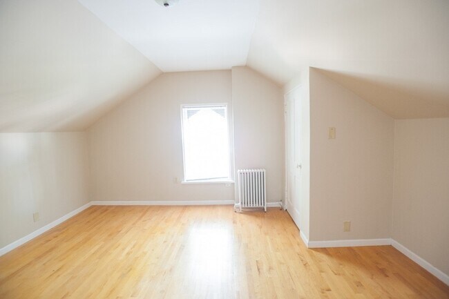 Building Photo - 1665 N Humboldt Ave