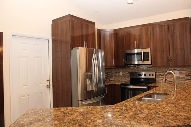 Building Photo - 7705 Forest Green Ln
