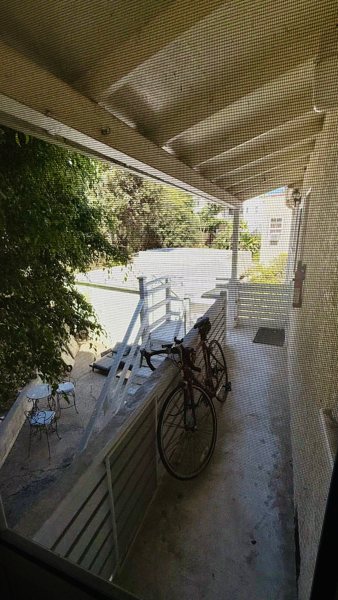 Building Photo - 941 Robinson St