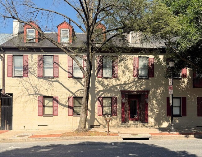 Primary Photo - 313 N Market St