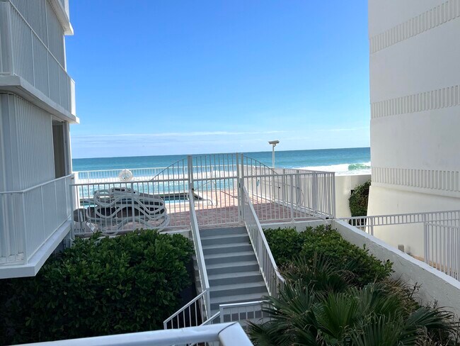 Building Photo - 3580 S Ocean Blvd