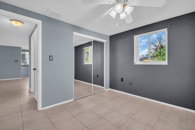 Building Photo - 1415 Yale Dr