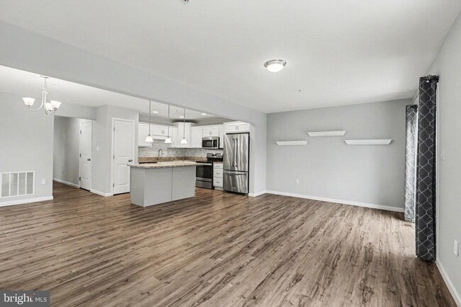 Building Photo - 8110 Kelly Dr