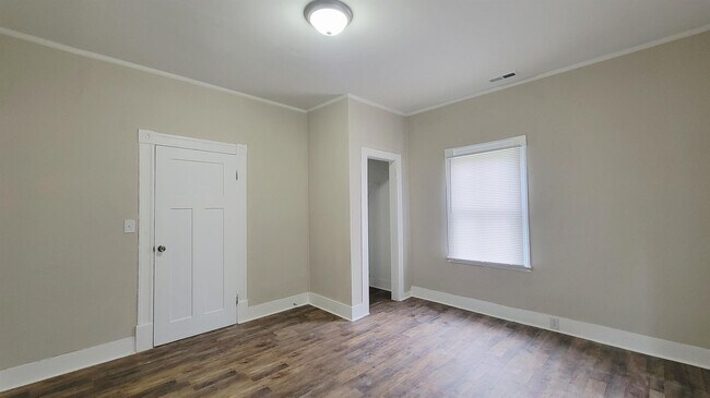 Building Photo - 1230 Tank Ct