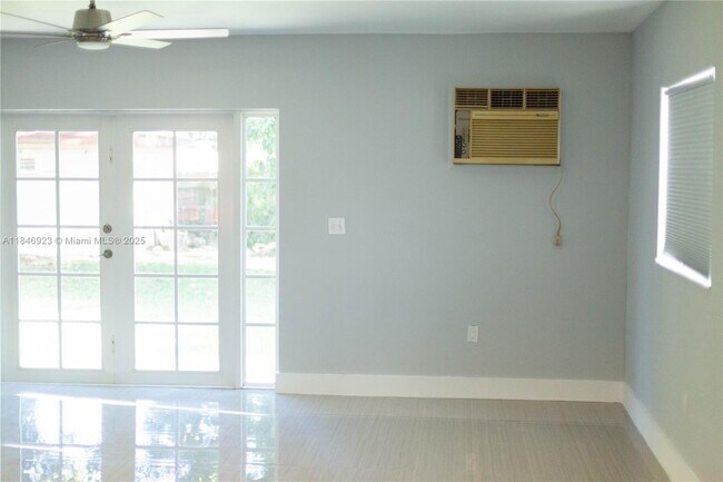 Building Photo - 624 Westward Dr