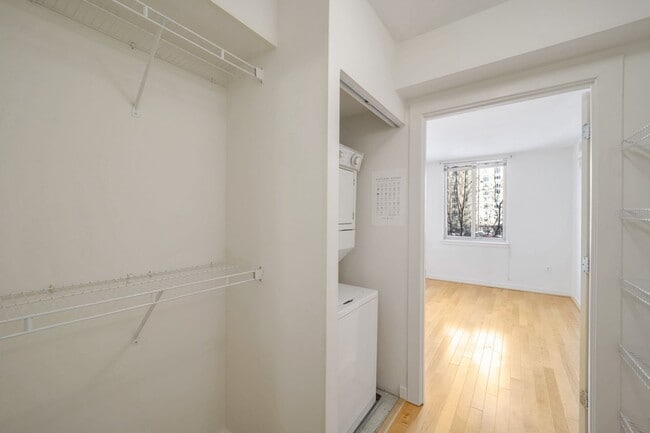 Building Photo - 1BR w/ Parking, Pool, & Fitness Center plu...
