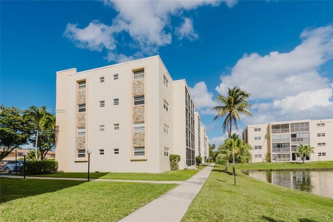 Building Photo - 424 SE 10th St