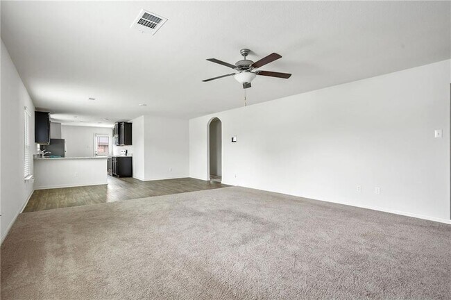 Building Photo - 201 Cres Park Dr