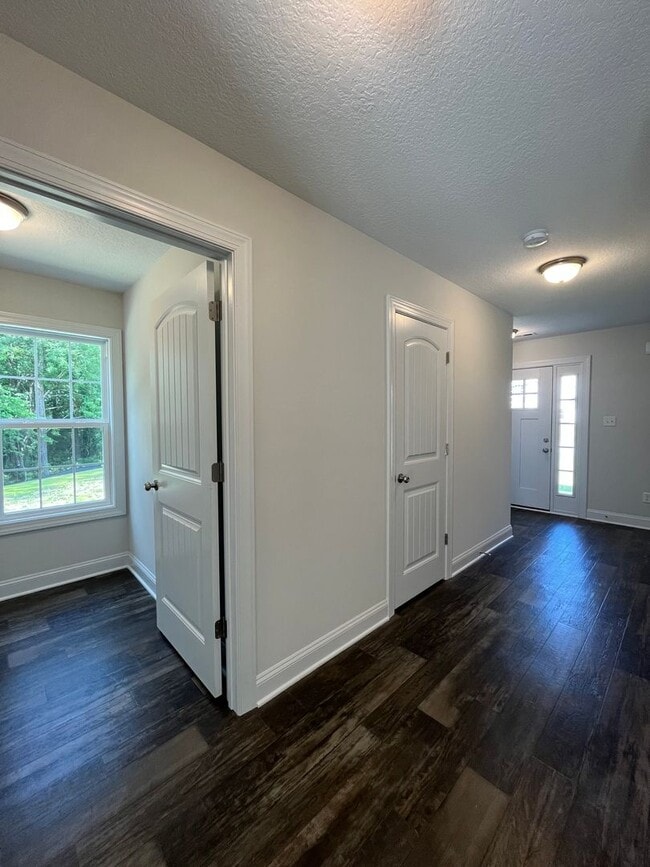 Building Photo - 400 Amethyst Ct