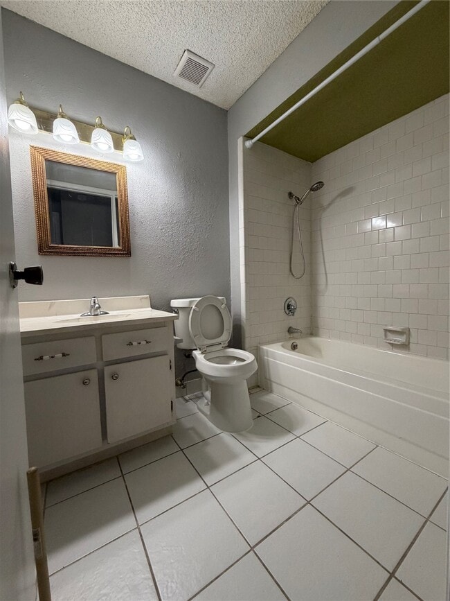 Building Photo - 13616 Garden Grove Ct