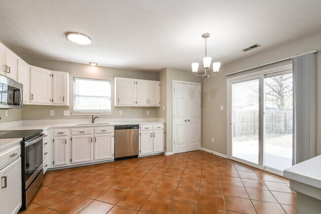 Building Photo - 14 Lake Dr N