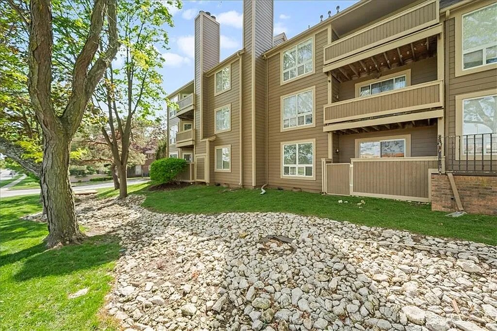 Building Photo - 11110 Nieman Rd