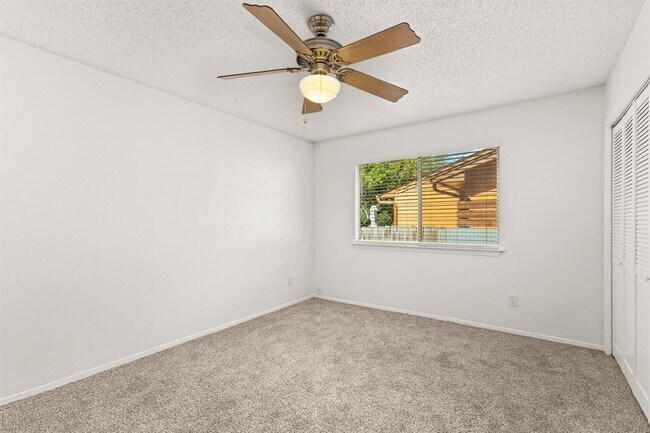 Building Photo - 7908 Peaceful Hill Ln