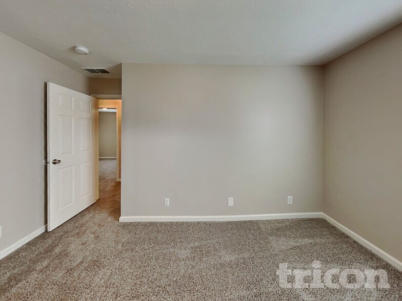 Building Photo - 5353 Shamus Dr