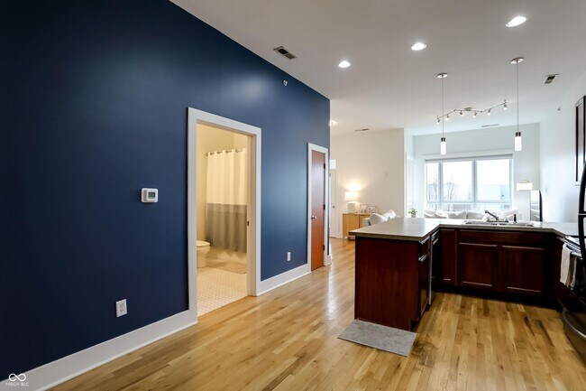 Building Photo - 233 E St Joseph St