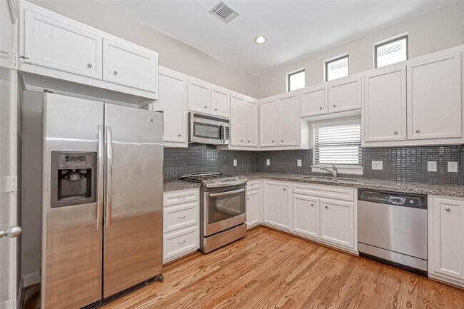 Building Photo - 2710 Hullsmith Dr