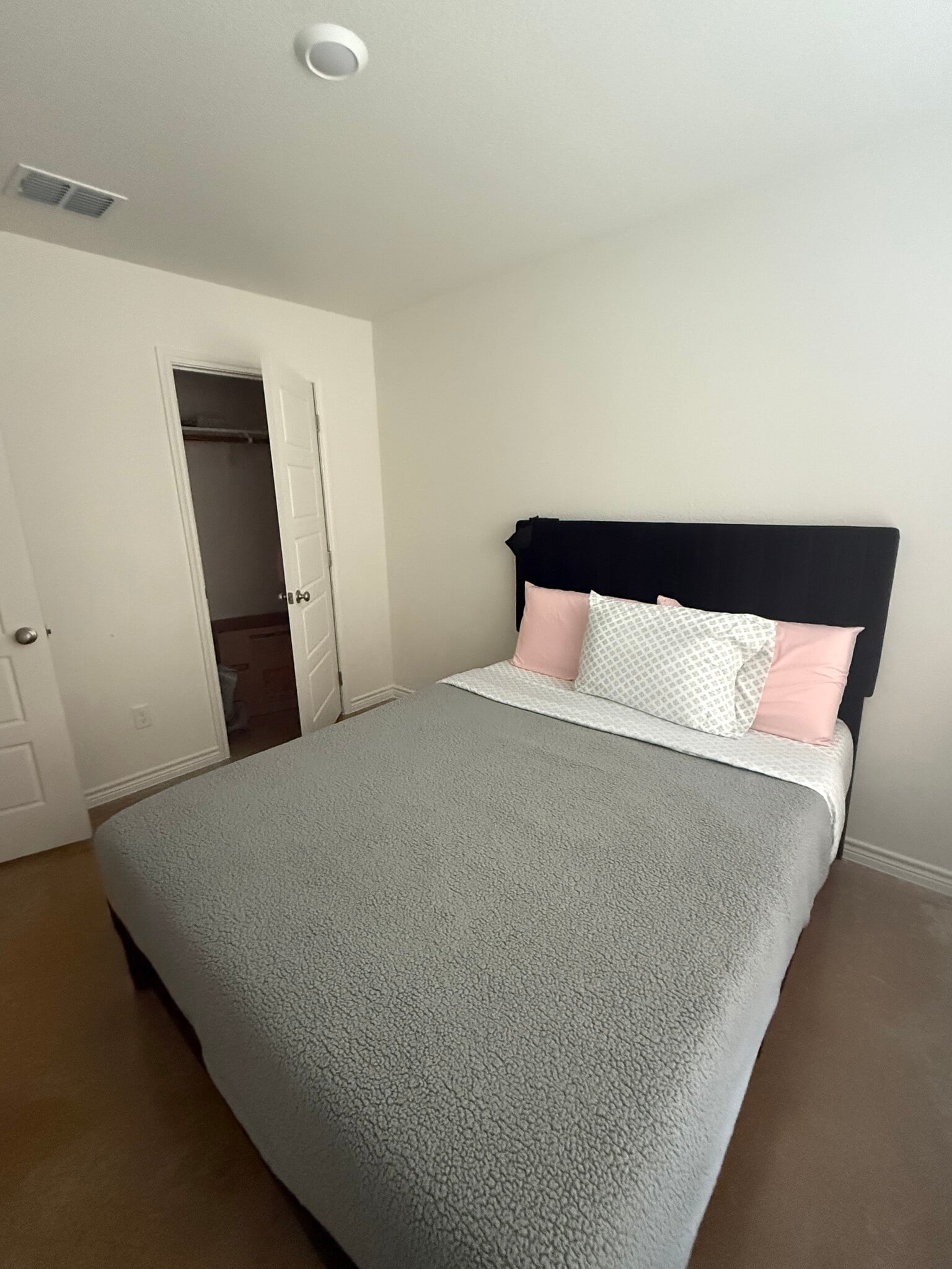 Building Photo - 1165 Lindsey Dr