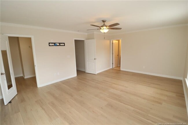 Building Photo - 240 Trayesan Dr