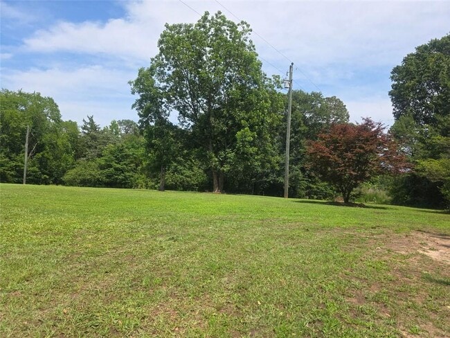 Building Photo - 220 Tuscarora Trail