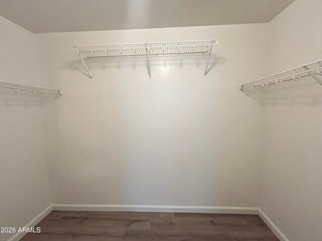 Building Photo - 10542 W Alvarado Rd