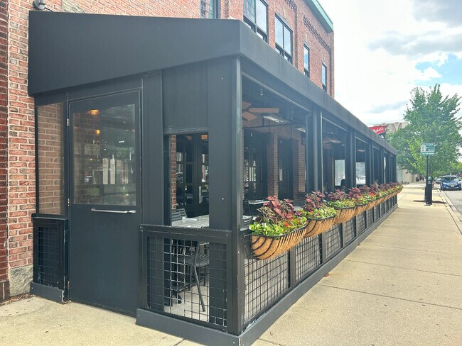 Building Photo - 1314 W Randolph St