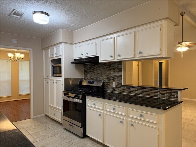 Building Photo - 13430 Exton Ln