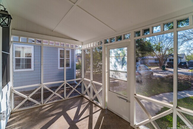 Building Photo - 351 Redwood St