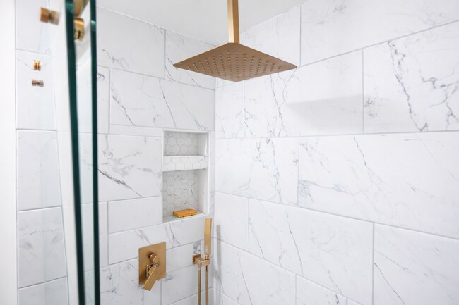 Building Photo - 421 La Fayette Park Pl