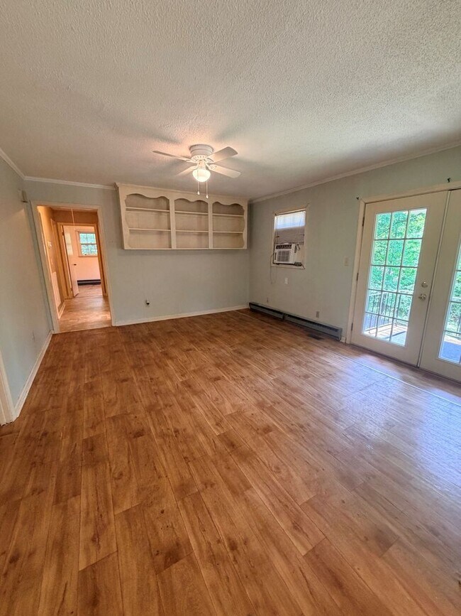 Building Photo - 10 Dogwood Ln