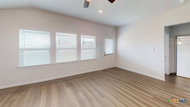 Building Photo - 10016 Avendesora Rd