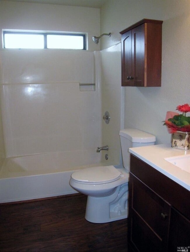 Building Photo - Coming Soon! 2 bed 2 bath Windsor Townhouse!