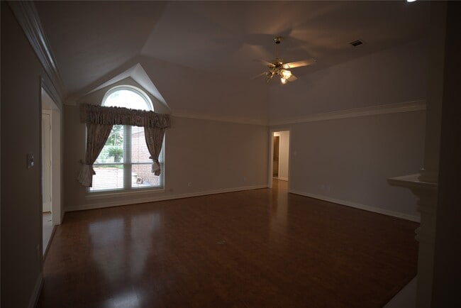 Building Photo - 1839 Lakewinds Dr