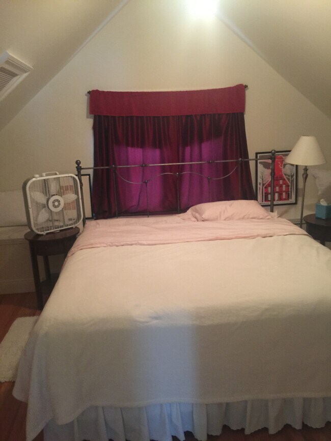 Bedroom 3 - 12 Howard Ave