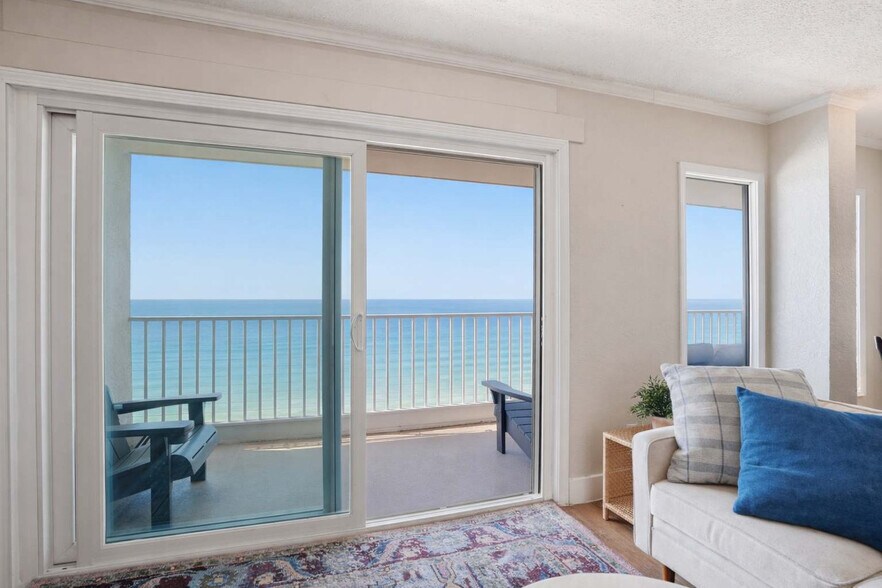 Building Photo - 8743 Thomas Dr