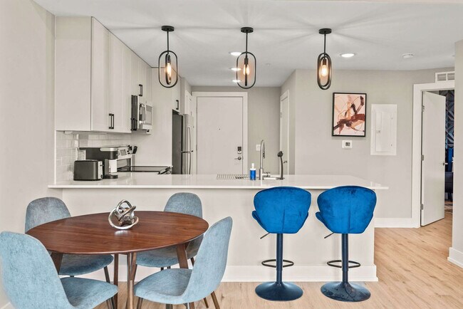 Building Photo - 916 N Delaware Ave