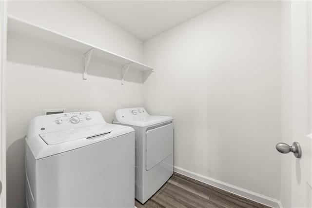 Building Photo - 5919 Sahara Dr