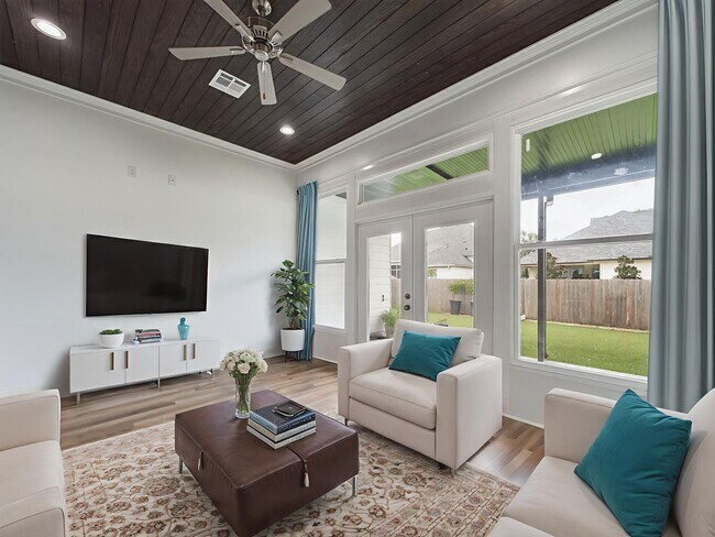 Building Photo - Luxurious 4 bedroom home available JANUARY 19th in Lafayette!