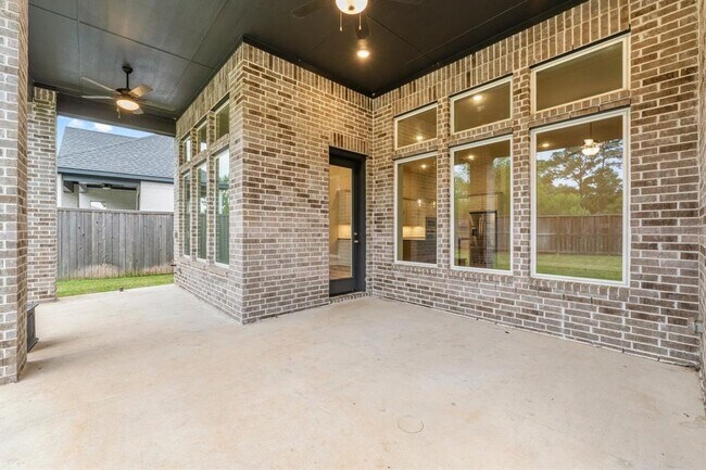 Building Photo - 40 Venetia Grove Dr