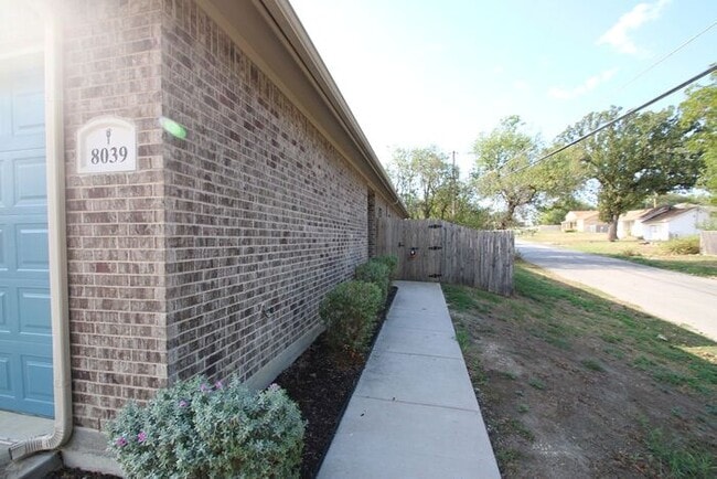 Building Photo - COMING SOON! Modern 3BR/2BA Duplex with 2-Car Garage & Fenced Yard — Fort Worth, TX | Pet Friendly