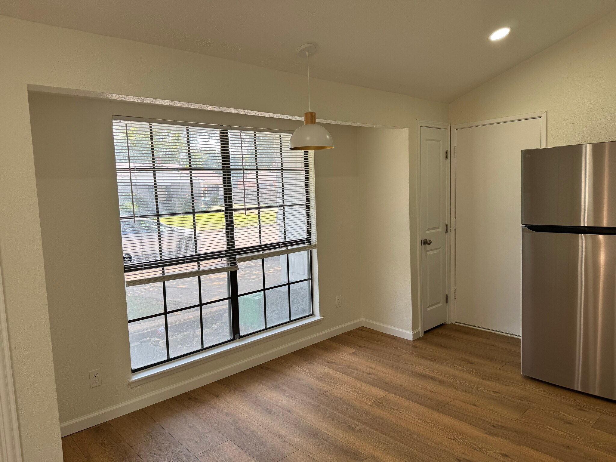 Building Photo - 4757 China Rose Dr