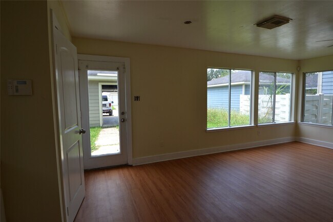 Building Photo - 3811 E Traditions Ct