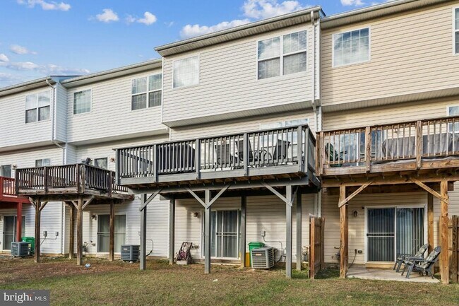 Building Photo - 15304 Pocopson Creek Way