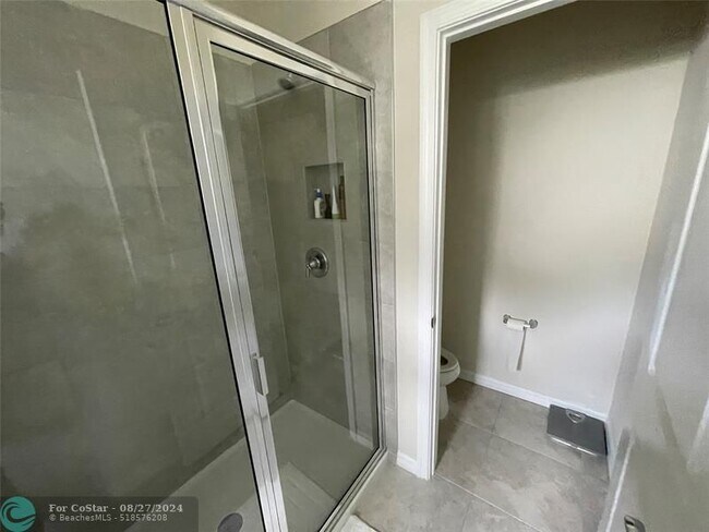 Building Photo - 2127 Appleton Cir S